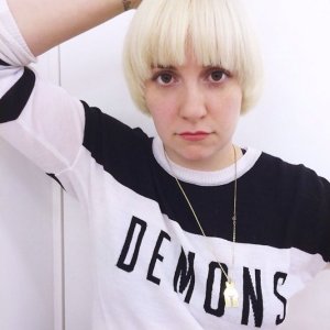 Lena Dunham bionda